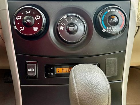 Used 2010 Toyota Corolla LE FWD image 18