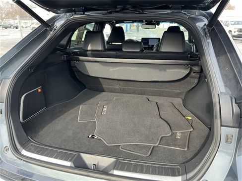 Used 2021 Toyota Venza Limited image 19