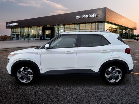 New 2026 Hyundai Venue SEL image 3