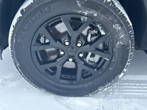 Used 2024 Jeep Grand Cherokee L Altitude image 8