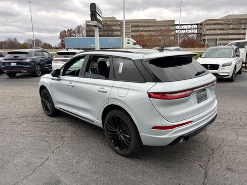 New 2026 Lincoln Corsair Reserve w/ Jet Appearance Package FWD image 5
