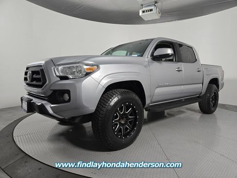 Used 2021 Toyota Tacoma SR5 RWD image 2