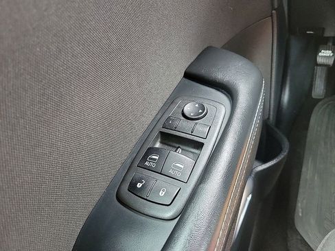 Used 2022 Dodge Challenger GT RWD image 12