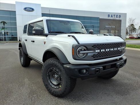 New 2025 Ford Bronco Badlands image 1