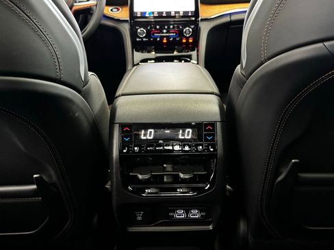 Used 2024 Jeep Grand Cherokee L Summit image 10