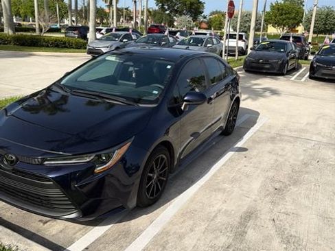 Used 2023 Toyota Corolla LE FWD image 2