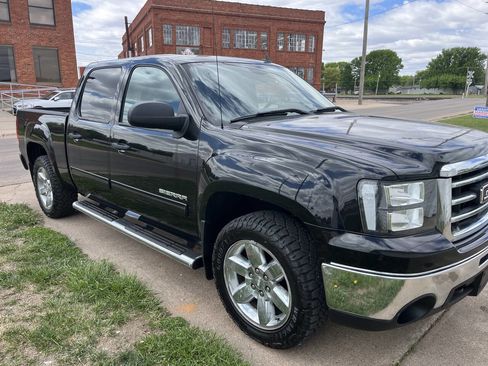 Used 2013 GMC Sierra 1500 SLE w/ Power Tech Package AWD/4WD image 2