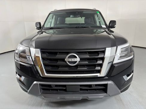 Used 2024 Nissan Armada SV AWD/4WD image 3