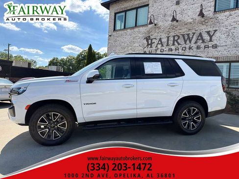 Used 2022 Chevrolet Tahoe Z71 w/ Luxury Package AWD/4WD image 8