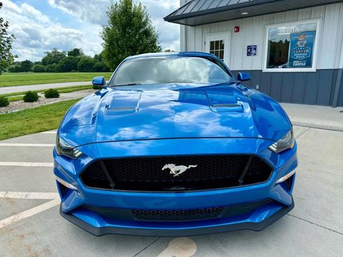 Used 2019 Ford Mustang GT image 3