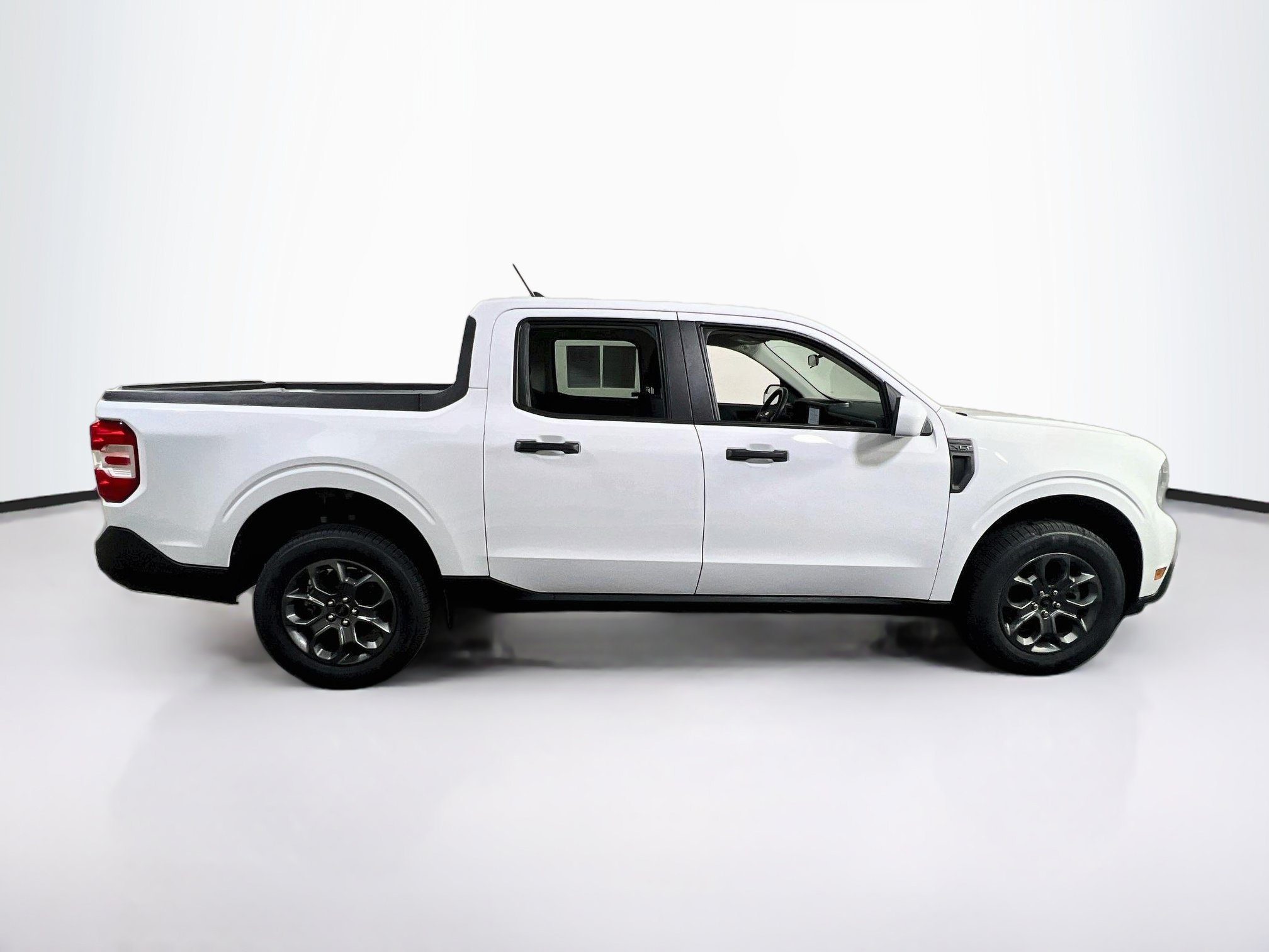 Used 2023 Ford Maverick XLT w/ XLT Luxury Package FWD image 4