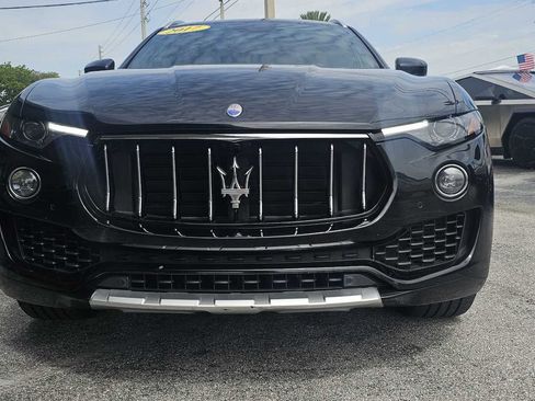 Used 2017 Maserati Levante w/ Luxury Package AWD/4WD image 35