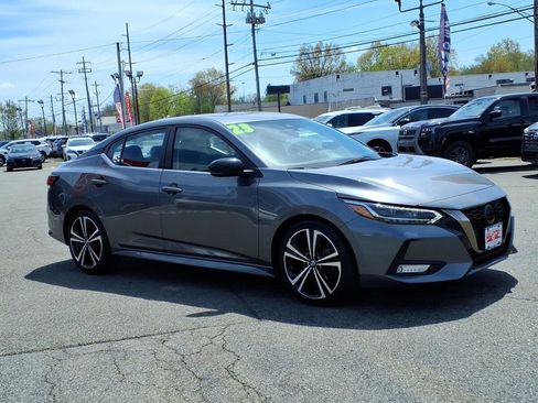 Used 2023 Nissan Sentra SR w/ SR Premium Package FWD image 3