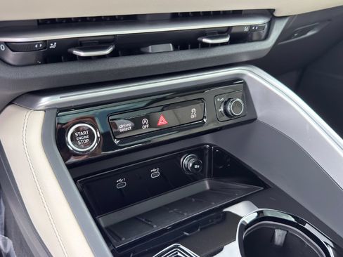 Used 2025 Audi Q5 Premium w/ Convenience Package AWD/4WD image 16