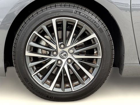 Used 2025 Lexus ES 350 w/ Premium Package FWD image 11