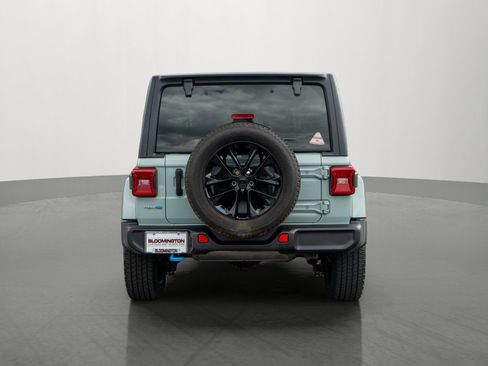 Used 2023 Jeep Wrangler Unlimited Sahara w/ Cold Weather Group AWD/4WD image 6