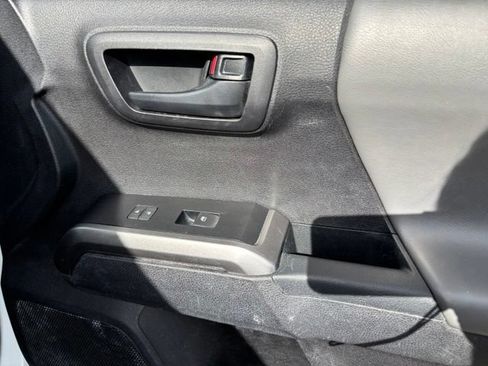 Used 2021 Toyota Tacoma SR5 RWD image 20