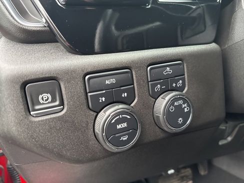 Used 2024 Chevrolet Silverado 1500 LT image 11