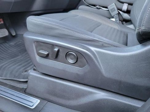 Used 2023 Chevrolet Silverado 1500 LT AWD/4WD image 9