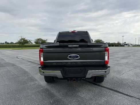 Used 2017 Ford F250 XLT w/ XLT Premium Package AWD/4WD image 9
