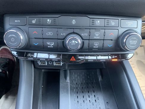 Used 2025 Dodge Durango GT AWD/4WD image 23