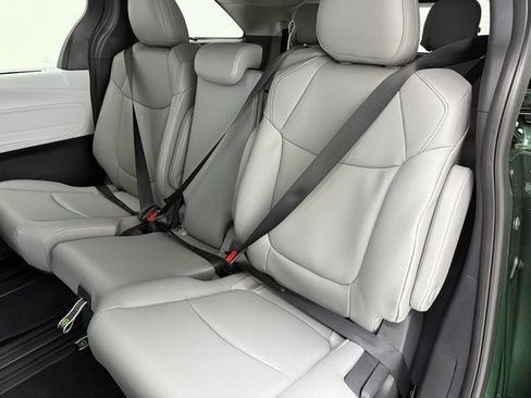 New 2026 Toyota Sienna XLE image 34