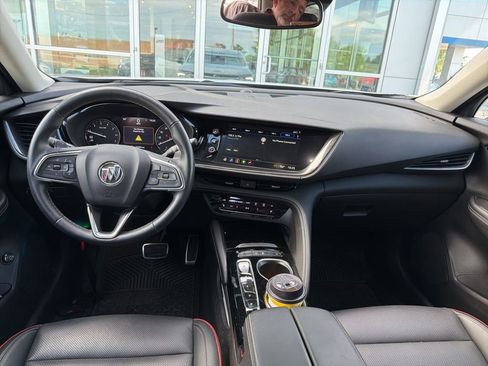Used 2022 Buick Envision Essence w/ Sport Touring Package FWD image 5