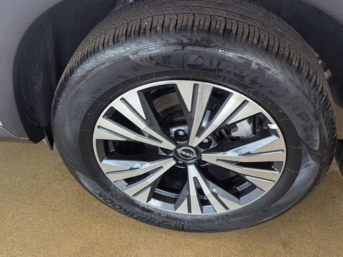 Used 2023 Nissan Rogue SV w/ SV Premium B Package image 15