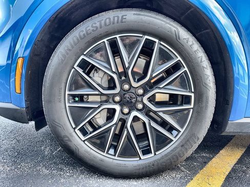 Used 2025 Ford Mustang Mach-E Premium AWD/4WD image 19