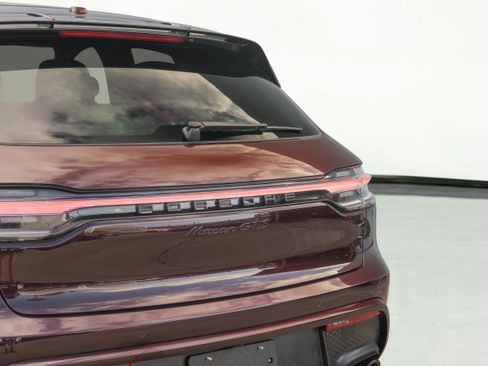 Used 2023 Porsche Macan GTS w/ Sport Chrono Package image 32