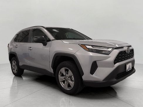 Used 2025 Toyota RAV4 LE AWD/4WD image 1