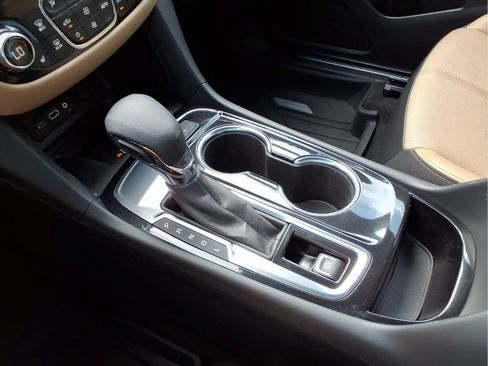Used 2023 Chevrolet Equinox Premier w/ LPO, Floor Liner Package FWD image 10