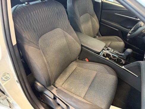 Used 2025 Toyota Camry LE image 10