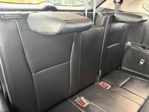 Used 2022 Toyota Highlander XLE FWD image 13
