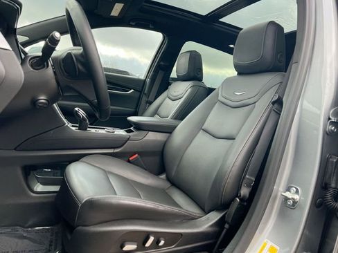 Used 2025 Cadillac XT5 Premium Luxury image 15