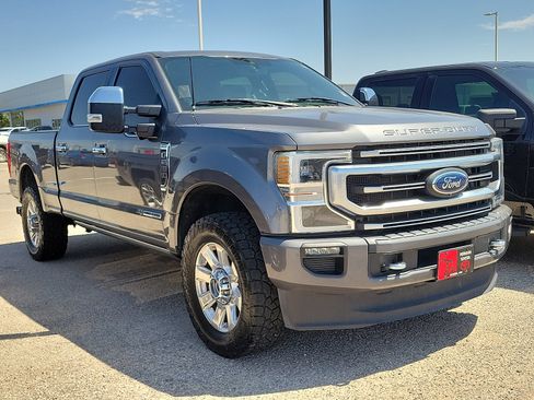 Used 2021 Ford F250 Platinum AWD/4WD image 4