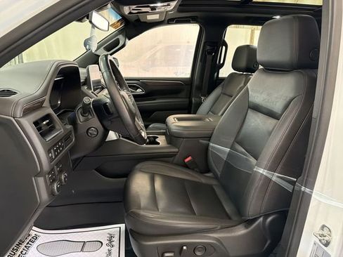 Used 2022 Chevrolet Tahoe Z71 w/ Luxury Package AWD/4WD image 11