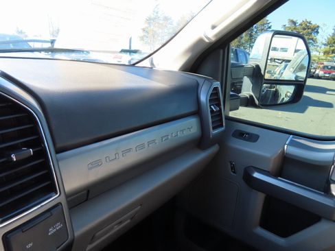 Used 2022 Ford F250 XLT w/ XLT Premium Package image 23