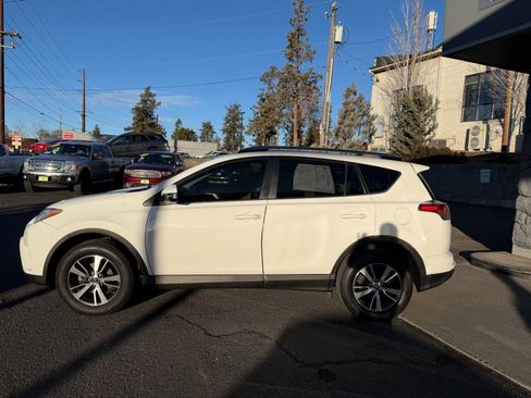 Used 2018 Toyota RAV4 XLE image 3