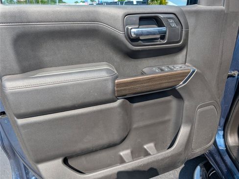 Used 2021 Chevrolet Silverado 1500 LT w/ Z71 Off-Road Package AWD/4WD image 15