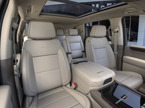 New 2026 GMC Yukon Denali w/ Denali Reserve Package AWD/4WD image 17