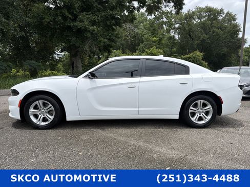 Used 2023 Dodge Charger SXT RWD image 2