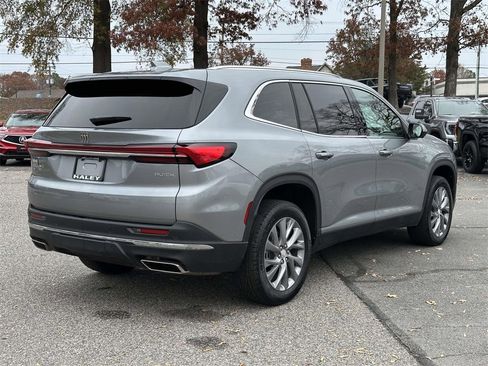 Certified 2025 Buick Enclave Preferred image 21