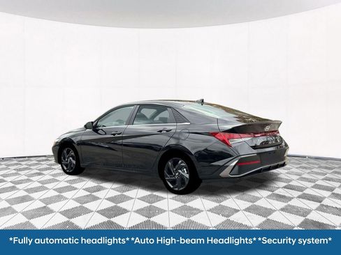 New 2026 Hyundai Elantra SEL Sport Premium FWD image 7