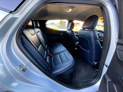 Certified 2023 Chevrolet Bolt EUV LT w/ Convenience Package image 16