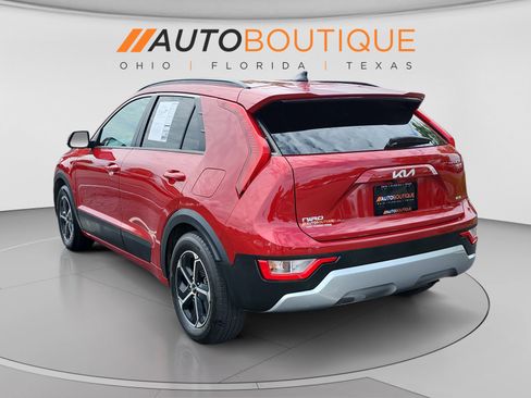 Used 2023 Kia Niro EX FWD image 3