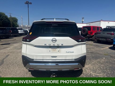 Used 2023 Nissan Rogue Platinum w/ Platinum Premium Package FWD image 3
