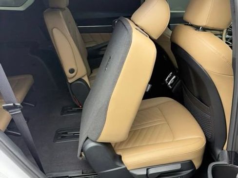 Used 2024 Kia Sorento SX Prestige w/ Olive Brown Leather Package AWD/4WD image 60