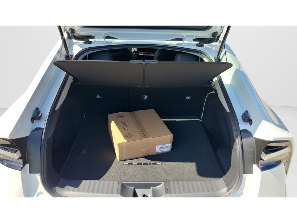 New 2026 Toyota Prius Plug-In Hybrid FWD image 9
