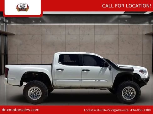 Used 2022 Toyota Tacoma SR5 AWD/4WD image 4